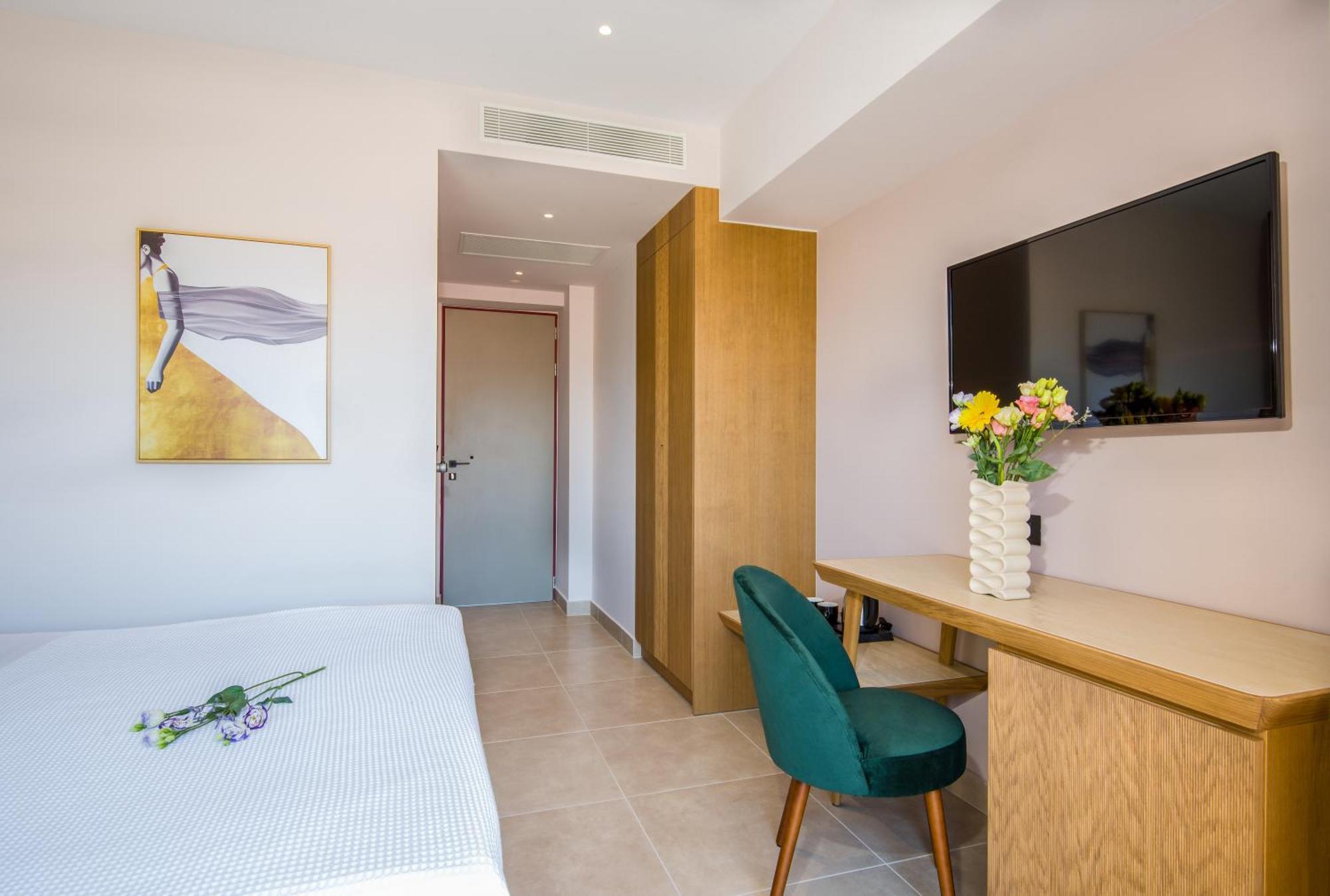 M City Hotel Chania  Zimmer foto